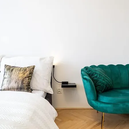 Apartment Stylish With Balcony *