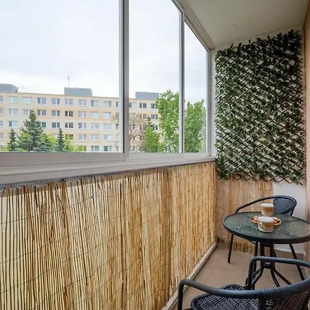 Stylish With Balcony Apartman