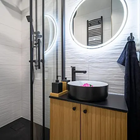 Apartment Stylish With Balcony