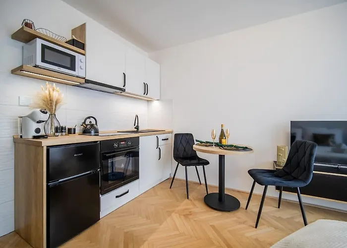 Stylish With Balcony *