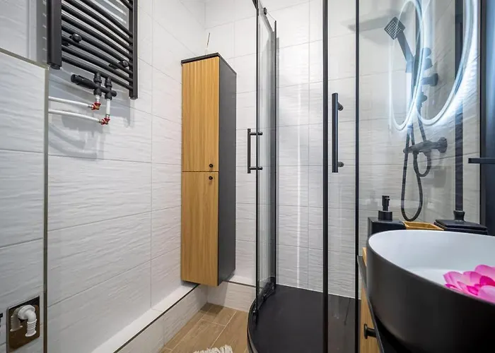 Stylish With Balcony *